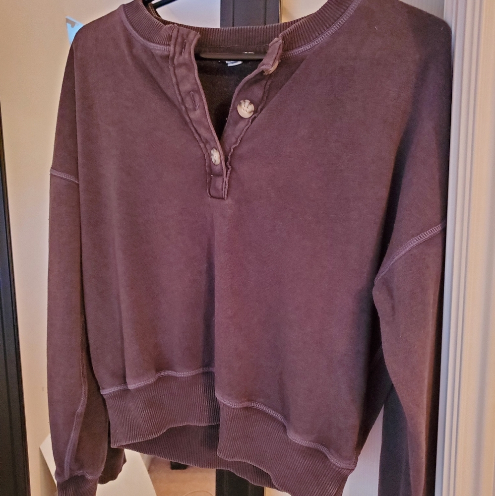 American Eagle sweater